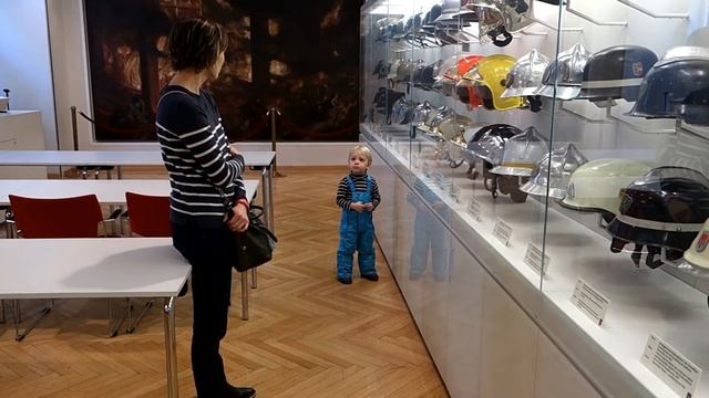 Алекс в музее пожарной службы Feuerwehrmuseum (2 года и 2 месяца)
