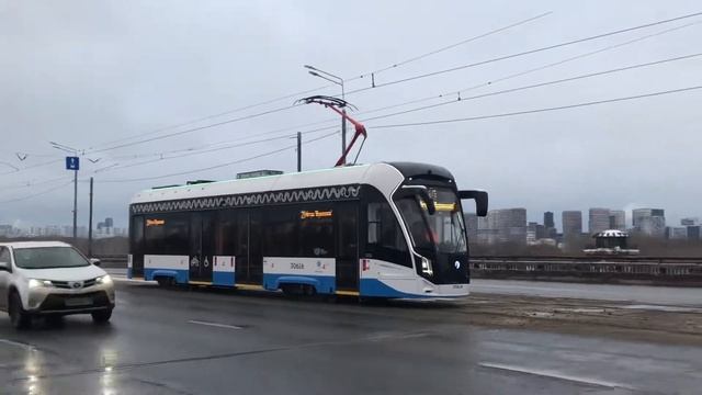 71-911ЕМ Львёнок 30616 На Строгинском мосту смотреть онлайн