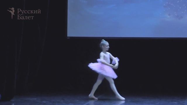 018 П И Чайковский Вариация Маши из балета Щелкунчик Исполняет Жууриан Анна, старшая группа смотреть онлайн