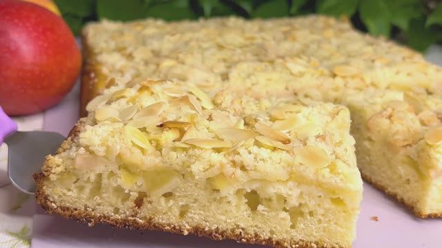 ЯБЛОЧНЫЙ ПИРОГ с крошкой / Самый БЮДЖЕТНЫЙ! смотреть онлайн