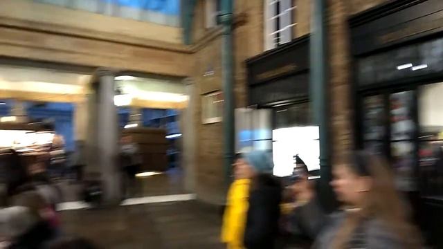 Уличный музыкант на Ковент-Гарден, Лондон | Street guitar player at Covent Garden, London смотреть онлайн