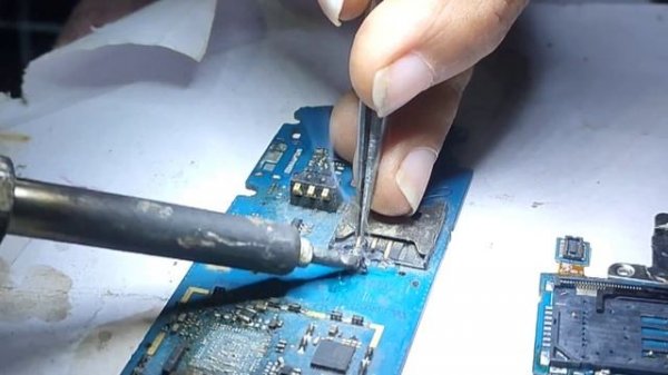 Samsung GT-P7500 Insert sim problem solutions essay