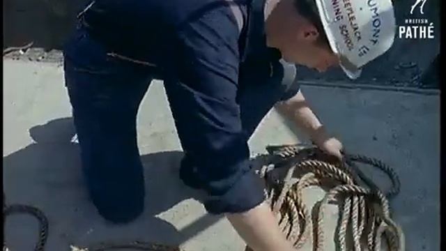 1965 год. Великобритания. Обучение в школе верхолазов смотреть онлайн
