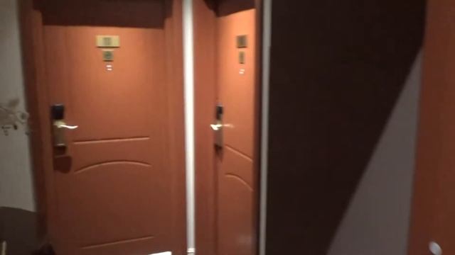Поставка дверей в Отель смотреть онлайн