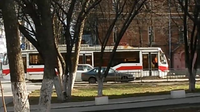 Трамвай 1014 УТМ 71-407 на Оперном Театре. смотреть онлайн