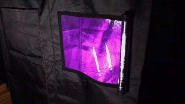 Easy View Window Let You Check In On Your Grow! смотреть онлайн
