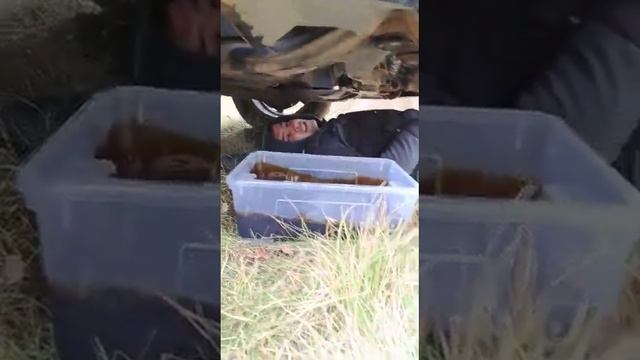 замена масло без подъёмника и ямы ))))часть 3 смотреть онлайн