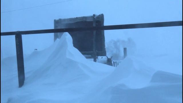 ПРОДАЮ ДОМ ЗА МАТЕРИНСКИЙ КАПИТАЛ. СНЕГ - СНЕГА, ЗАПУРЖИЛА ЗИМА смотреть онлайн