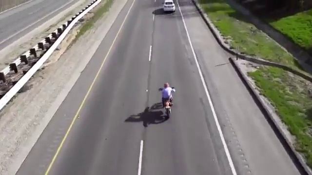 Как нужно ездить на роботу на мото