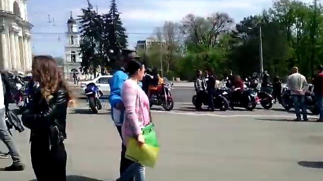 Выставка мототехники в канун мотопарада В Кишиневе 22 апреля смотреть онлайн