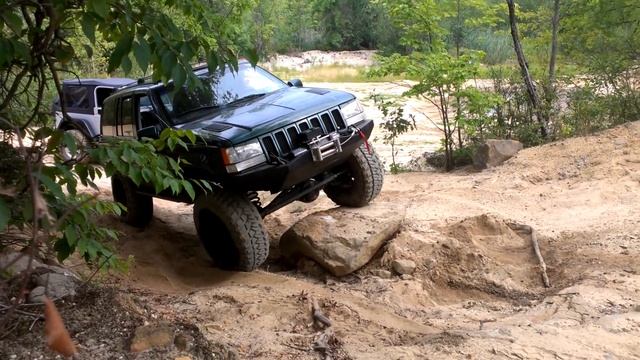 Zj on 35's playin on rocks смотреть онлайн