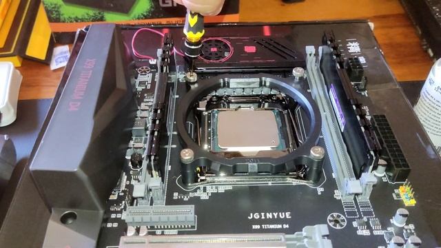 Montado Pc Gamer Custo Benefício com peças do ALIEXPRESS смотреть онлайн