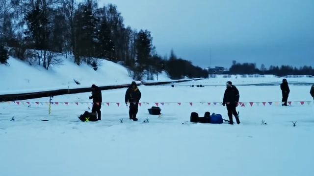 4 января 2022 | Запуск форели в VIP-1 и VIP-2 акватории | Золотые Караси смотреть онлайн