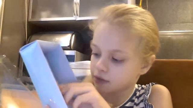 Покупка и распаковка куклы. Принцесса смотреть онлайн