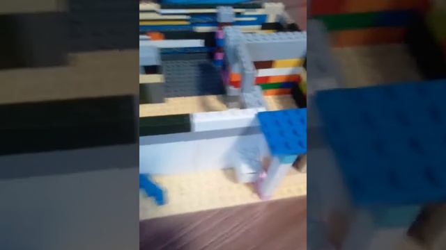 Обзор большого дома из лего с гаражом смотреть онлайн