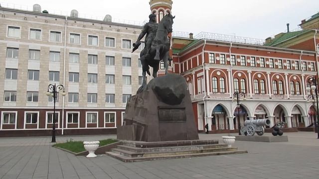 Красивая площадь имени князя Оболенского Ноготкова в центре Йошкар - Олы #Йошкарола смотреть онлайн