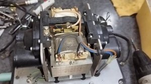 работа компрессора с неисправными мембранами. мембраны дубовые , магнит не может их сдвинуть.