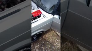 Установка газового опора вместо железного на капот ваз 2107