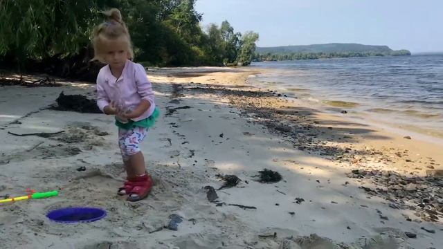 КАТЯ НА РЫБАЛКЕ