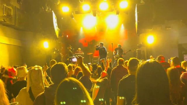 IDEЯ FIX - Витамины (Live @ клуб Pravda, Москва, 15.03.24) смотреть онлайн