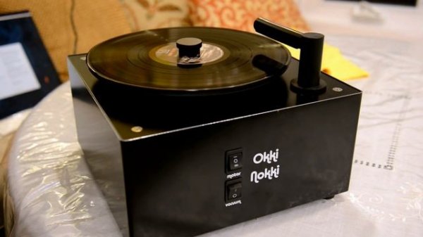 Washing Vinyl Records with Okki Nokki machine