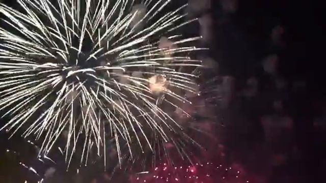 Крутой салют в честь Дня России!!! 12.06.2017 Самара) смотреть онлайн