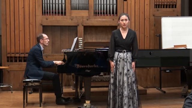 Embroidery ——"Peter Grimes"Britten , Soprano:Zhong Xuemeng смотреть онлайн