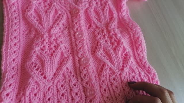 ЛЕТНИЙ КОСТЮМЧИК💥 для ДЕВОЧКИ 1-2 года СПИЦАМИ.🧶 смотреть онлайн