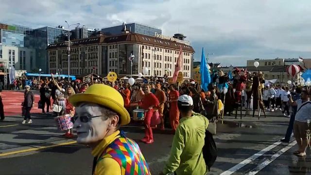 «Театральный дворик»2018 Тула Карнавальное шествие на площади Ленина смотреть онлайн