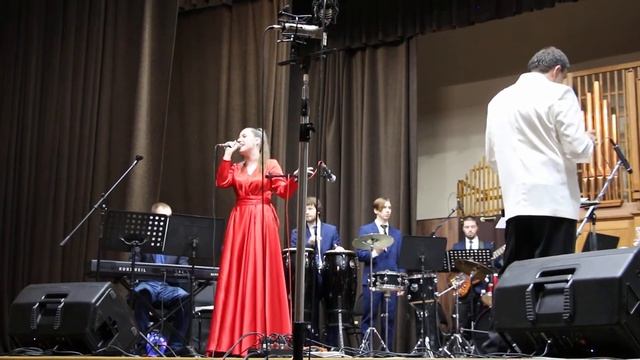 "New York ".Светлана Щенникова & Биг-Бэнд п/у Михаила Петропавловского г. Н.Новгород 16.04.2022. смотреть онлайн