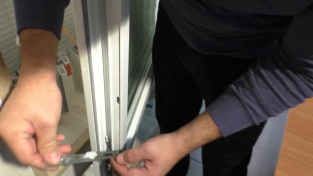 Регулировка окон. Часть 6 - добавляем прижимы, наращиваем фурнитуру | Ремонт окон в Уфе смотреть онлайн