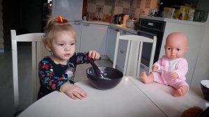 #дети едят сами #ребенок #питание #Ребёнок1,5года . Серёжа и Ева