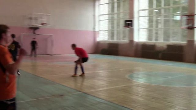 ФК "Феникс" - ФК "Фаворит",конец игры в группе 06.11.13 г. смотреть онлайн