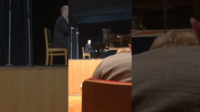 Однокурсник по УГК им.М.П.Мусоргского