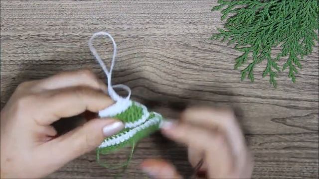 МАЛЕНЬКИЕ ЕЛОЧКИ для новогоднего декора КРЮЧКОМ 🌲🌲🌲 смотреть онлайн