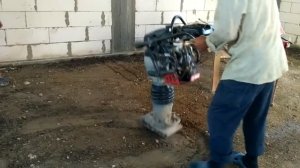 Работа с вибротрамбовкой Chicago Pneumatic MS 695