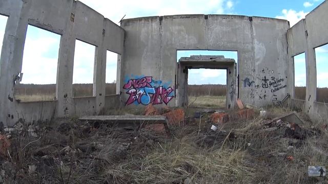 ЧТО НАШЛИ В ЗАБРОШЕННОМ АНГАРЕ смотреть онлайн