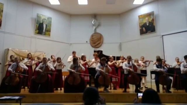 Е.П.Дербенко "Романтическая прелюдия". Ансамбль скрипачей и виолончелистов ДМШ им. Д.Д. Шостаковича смотреть онлайн