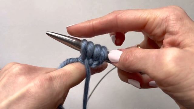 Как набрать петли на спицы 🧶| видео для начинающих смотреть онлайн