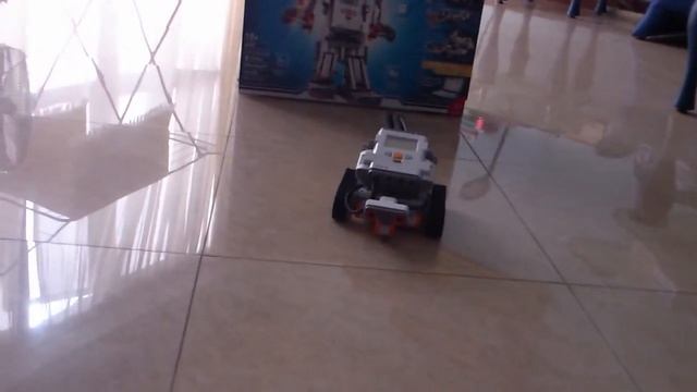 Mindstorms NXT Remote Controlled via BlueTooth using LeJOS смотреть онлайн