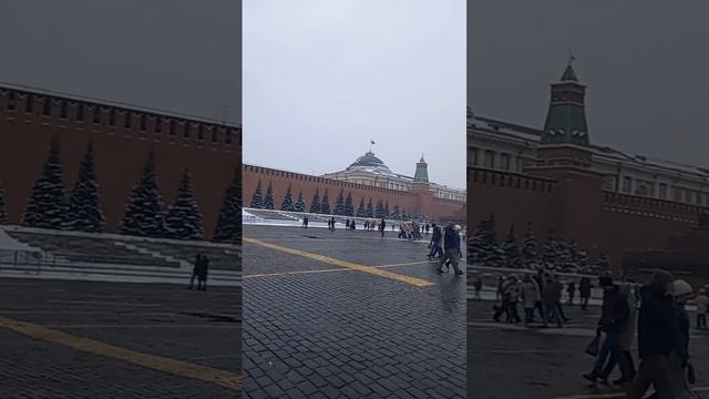 КРАСНАЯ ПЛОЩАДЬ смотреть онлайн