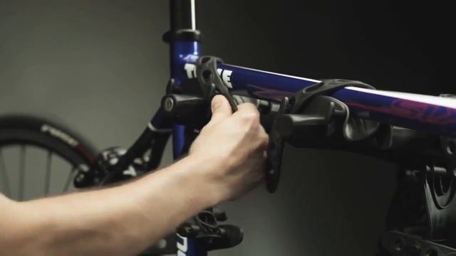 Raceway Rear Mount Bike Carrier In Use смотреть онлайн
