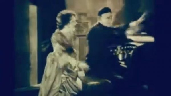 Lon Chaney in the Phantom of the Opera: unmasking scene