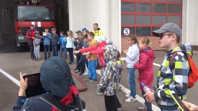 Лагерь в Ростках. Экскурсия в пожарную часть 2 смотреть онлайн