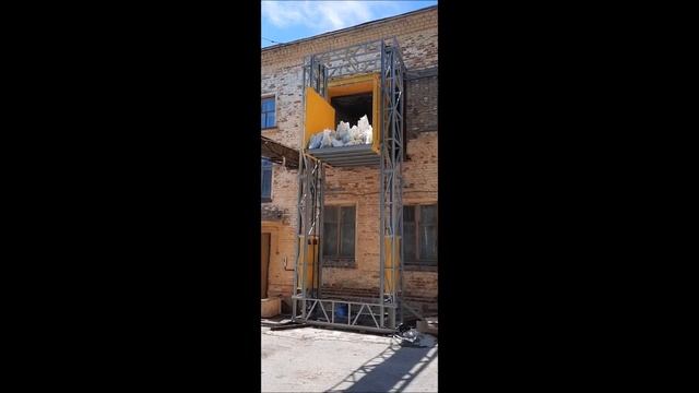 Грузовой двухмачтовый подъёмник с противовесами смотреть онлайн