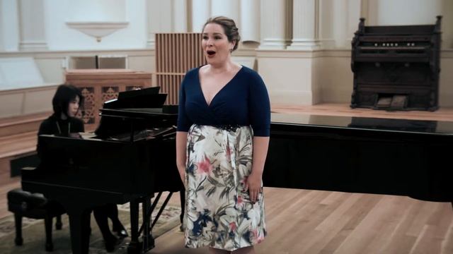 Jessica Jane Jacobs sings "Stridono Lassù" from Pagliacci (Leoncavallo) смотреть онлайн