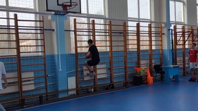 Оператор разошелся. Данк 2. 18 марта. Урок физры смотреть онлайн