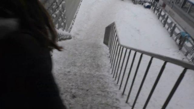 Весёлая прогулка на кораблике по реке Москве.Сюжет 1 смотреть онлайн