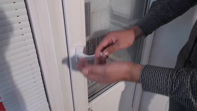 Разболталась ручка на окне | Регулировка окон в Уфе смотреть онлайн