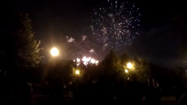 Салют в москве на день города в парке горького (09.09.17.) смотреть онлайн